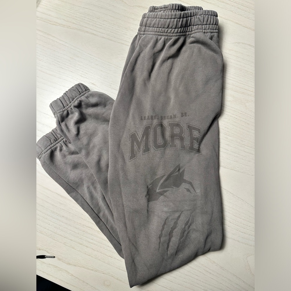 ALPHALETE JOGGER. Women’s. Learn dream be MORE